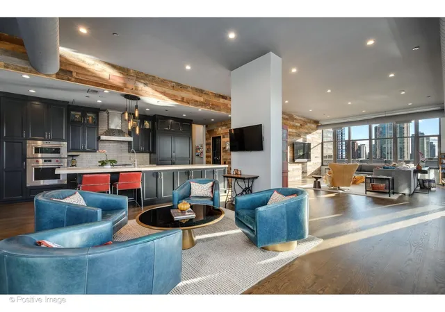 Homes for sale in Chicago, IL | 333 W Hubbard St #701, Chicago, IL 60654 | MLS# 12667560