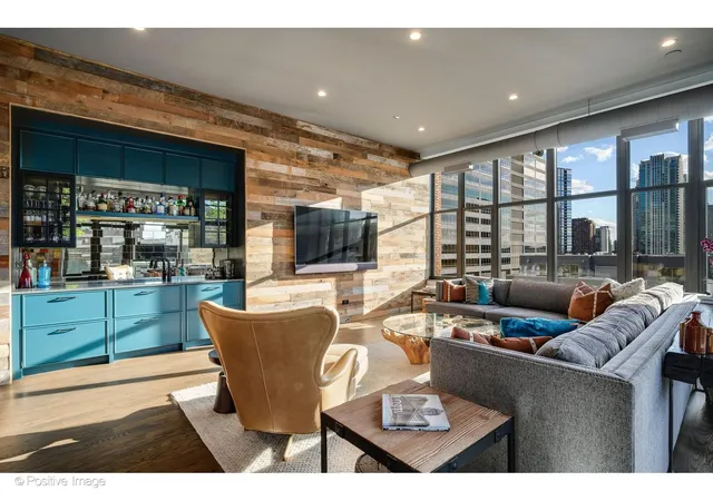 Homes for sale in Chicago, IL | 333 W Hubbard St #701, Chicago, IL 60654 | MLS# 12667560