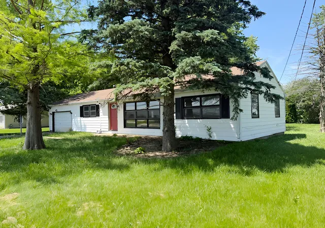 Homes for sale in Kankakee, IL | 424 S 3000 W Rd, Kankakee, IL 60901 | MLS# 12667568
