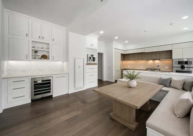 2nd image of 211 N Harbor Dr #TH01, Chicago, IL 60601 | MLS# 12667572
