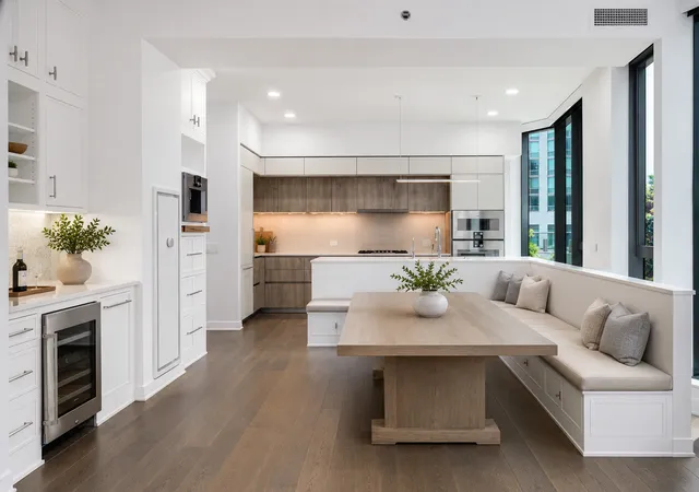 3rd image of 211 N Harbor Dr #TH01, Chicago, IL 60601 | MLS# 12667572