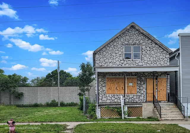 Homes for sale in Chicago, IL | 5538 S Perry Ave, Chicago, IL 60621 | MLS# 12667592