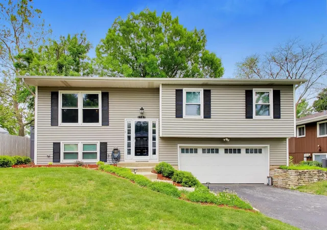 Homes for sale in Downers Grove, IL | 2167 Midhurst Rd, Downers Grove, IL 60516 | MLS# 12667695