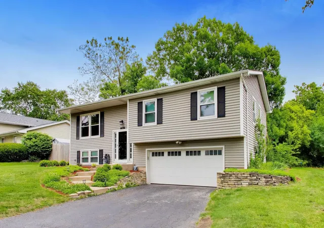 Homes for sale in Downers Grove, IL | 2167 Midhurst Rd, Downers Grove, IL 60516 | MLS# 12667695