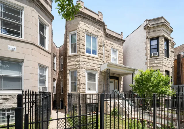 Homes for sale in Chicago, IL | 5208 W Washington Blvd, Chicago, IL 60644 | MLS# 12667709