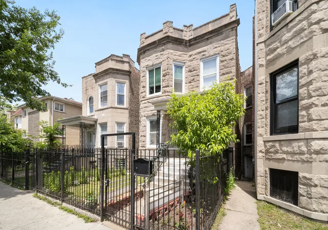 Homes for sale in Chicago, IL | 5208 W Washington Blvd, Chicago, IL 60644 | MLS# 12667709