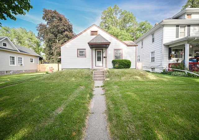 2nd image of 682 S Osborn Ave, Kankakee, IL 60901 | MLS# 12667710