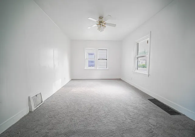 3rd image of 682 S Osborn Ave, Kankakee, IL 60901 | MLS# 12667710
