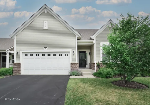 Homes for sale in Pingree Grove, IL | 980 Prescott Ln, Pingree Grove, IL 60140 | MLS# 12667721
