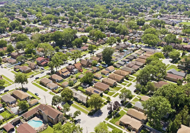 Photo 37 of Sale Pending at 9607 S Sacramento Ave, Evergreen Park, IL 60805 | MLS# 12667749 | Listing updated on 2026-08-26