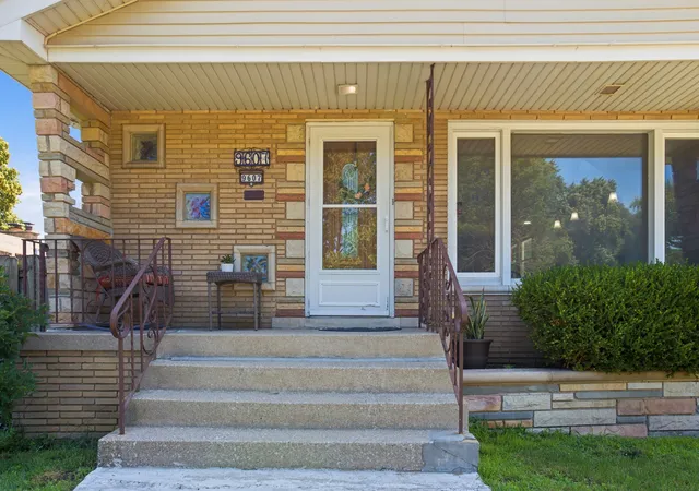 Photo 3 of Sale Pending at 9607 S Sacramento Ave, Evergreen Park, IL 60805 | MLS# 12667749 | Listing updated on 2026-08-26