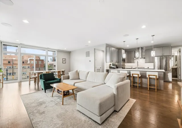 Homes for sale in Chicago, IL | 236 S Racine Ave #304, Chicago, IL 60607 | MLS# 12667897