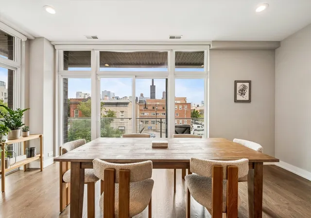 Homes for sale in Chicago, IL | 236 S Racine Ave #304, Chicago, IL 60607 | MLS# 12667897