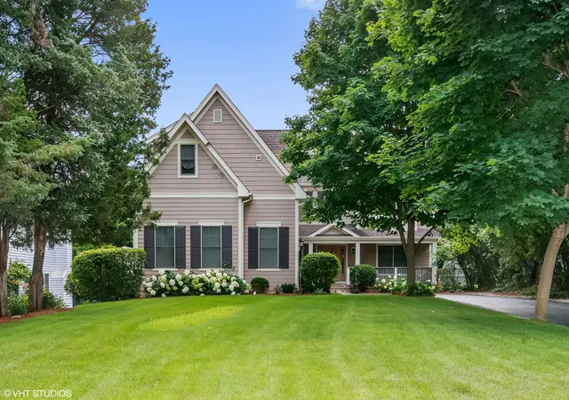 2nd image of 141 Walnut St, Libertyville, IL 60048 | MLS# 12667904