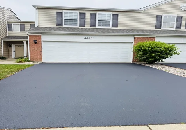 Homes for sale in Manhattan, IL | 25061 Clare Cir, Manhattan, IL 60442 | MLS# 12667915