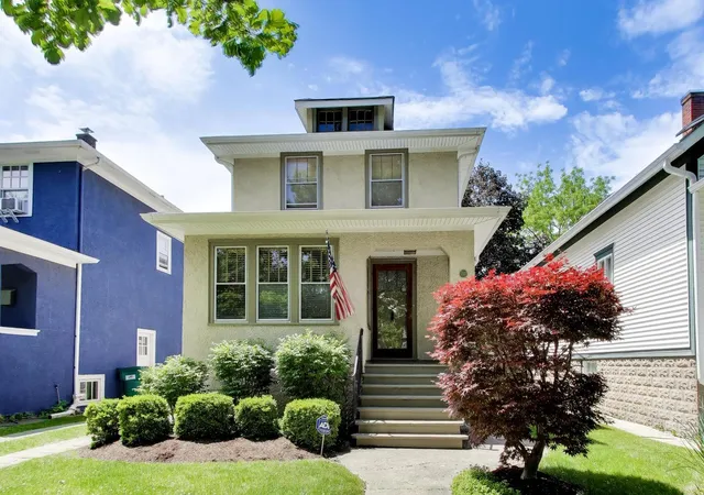 Homes for sale in Oak Park, IL | 705 N Marion St, Oak Park, IL 60302 | MLS# 12667973
