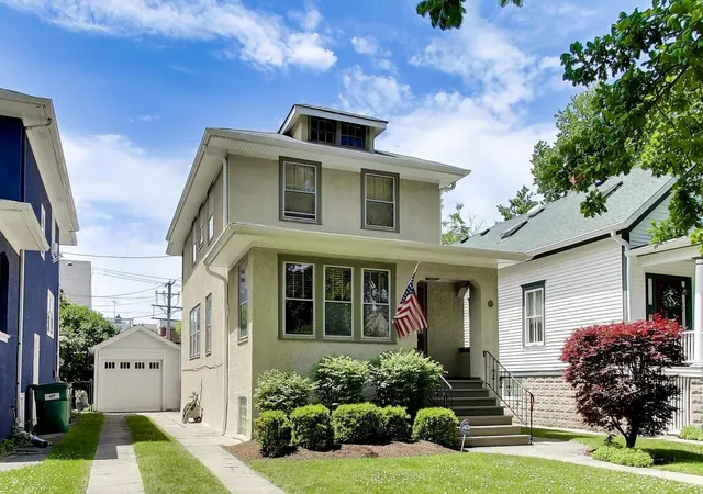 Homes for sale in Oak Park, IL | 705 N Marion St, Oak Park, IL 60302 | MLS# 12667973