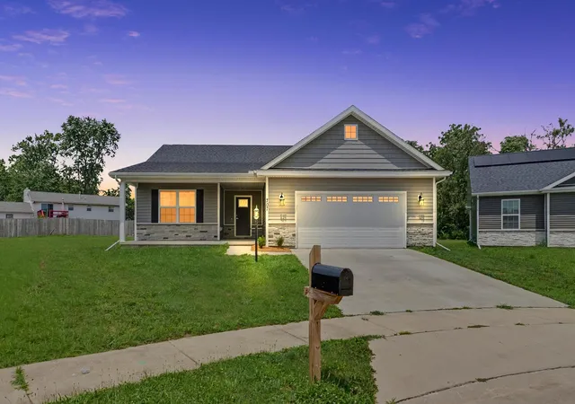 Homes for sale in Urbana, IL | 707 N Abbey Rd, Urbana, IL 61802 | MLS# 12667998