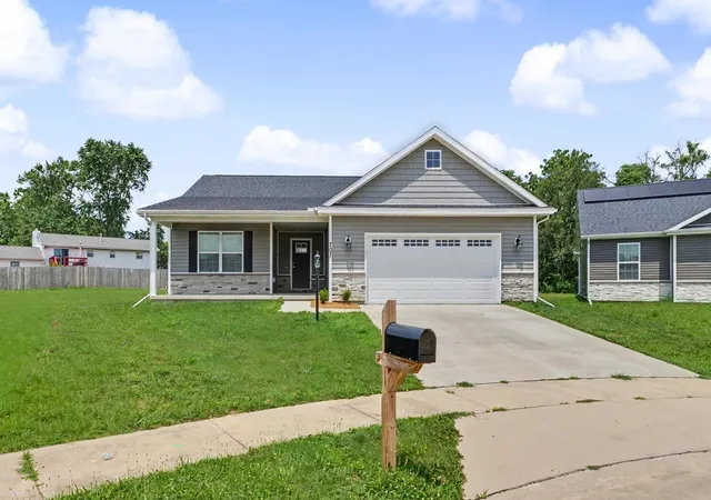 Homes for sale in Urbana, IL | 707 N Abbey Rd, Urbana, IL 61802 | MLS# 12667998