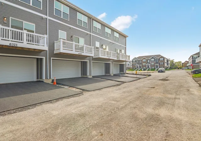Homes for sale in Tinley Park, IL | 6381 Ulster Dr, Tinley Park, IL 60477 | MLS# 12668003