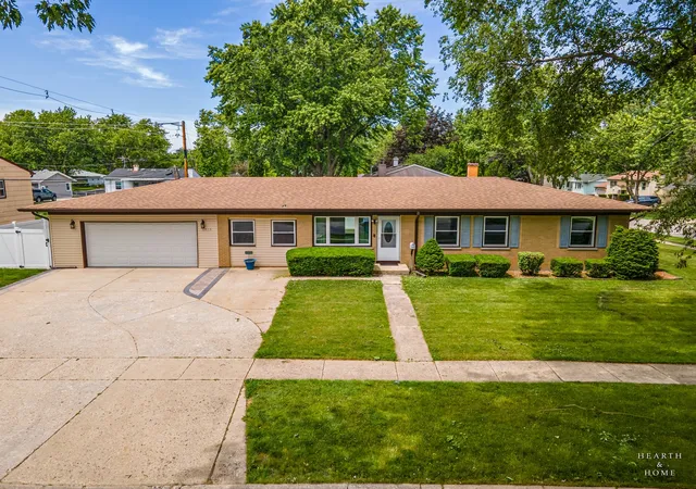 Homes for sale in Hanover Park, IL | 6910 Juniper St, Hanover Park, IL 60133 | MLS# 12668030