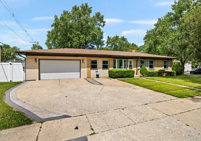 Homes for sale in Hanover Park, IL | 6910 Juniper St, Hanover Park, IL 60133 | MLS# 12668030