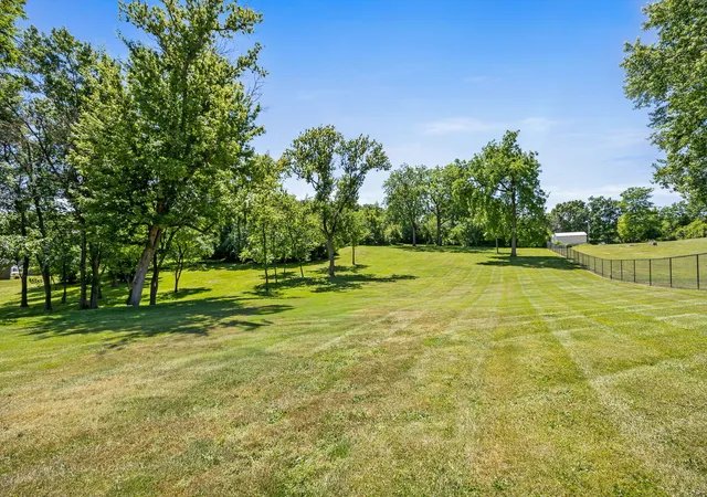 4th image of 11S056 Madison St, Burr Ridge, IL 60527 | MLS# 12668053