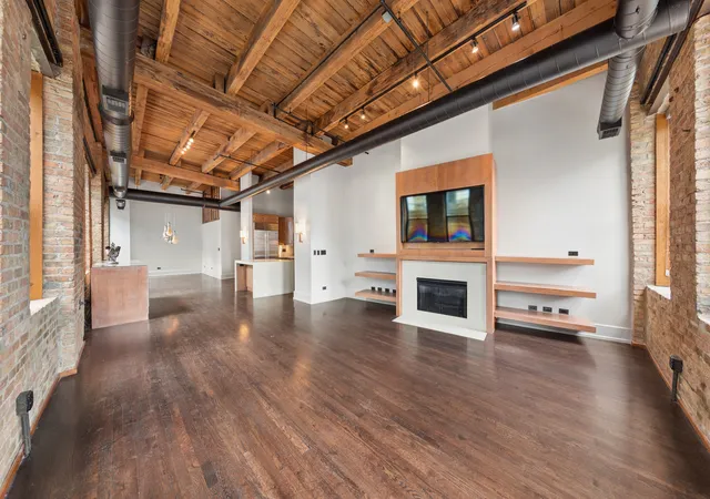 3rd image of 520 W Huron St W #612, Chicago, IL 60654 | MLS# 12668088