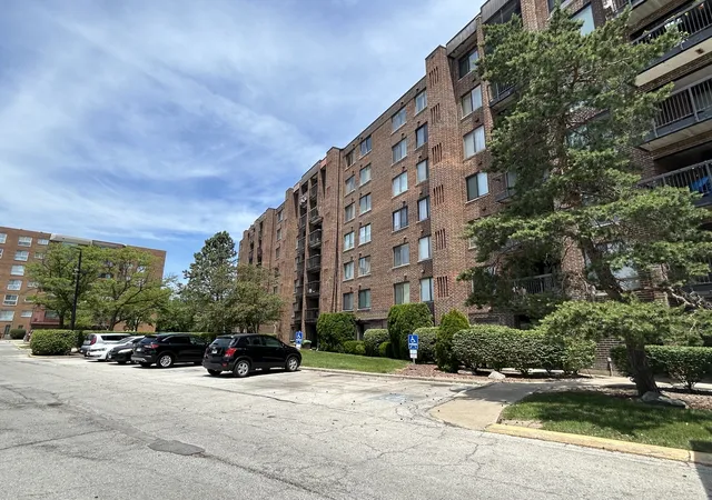 3rd image of 400 Park Ave, Calumet, IL 60409