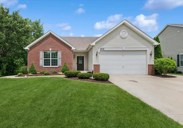 Homes for sale in Shorewood, IL | 1112 Ridge Dr, Shorewood, IL 60404 | MLS# 12668145