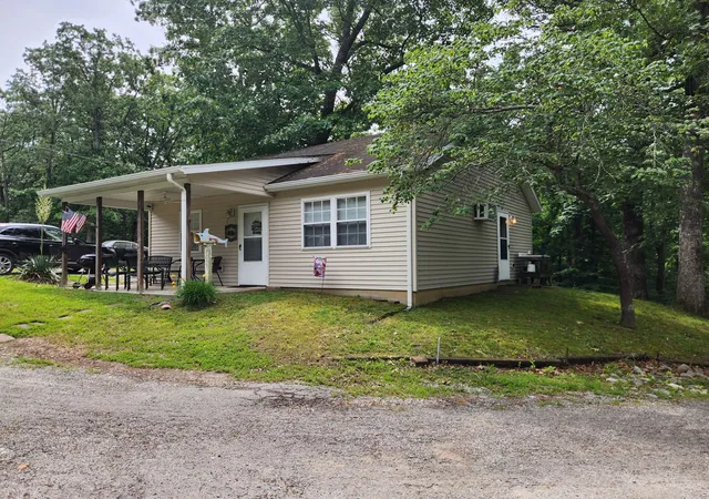 Homes for sale in Pinckneyville, IL | 4312 N Lake Rd, Pinckneyville, IL 62274 | MLS# 12668261