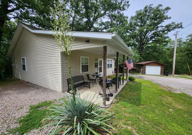 Homes for sale in Pinckneyville, IL | 4312 N Lake Rd, Pinckneyville, IL 62274 | MLS# 12668261