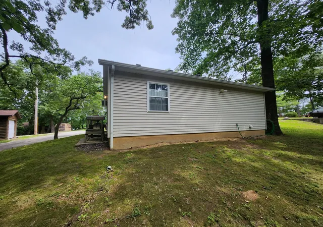 Homes for sale in Pinckneyville, IL | 4312 N Lake Rd, Pinckneyville, IL 62274 | MLS# 12668261