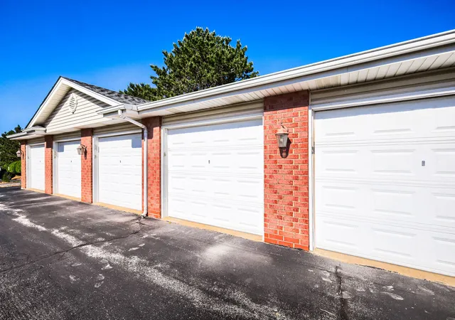 Homes for sale in Orland Park, IL | 17920 Settlers Pond Wy #3A, Orland Park, IL 60467 | MLS# 12668263