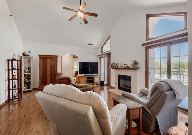 Homes for sale in Orland Park, IL | 17920 Settlers Pond Wy #3A, Orland Park, IL 60467 | MLS# 12668263