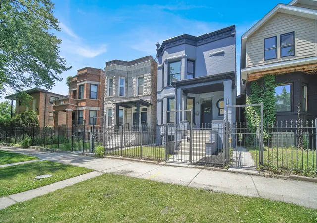 Homes for sale in Chicago, IL | 6642 S Drexel Ave, Chicago, IL 60637 | MLS# 12668277