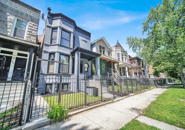 Homes for sale in Chicago, IL | 6642 S Drexel Ave, Chicago, IL 60637 | MLS# 12668277