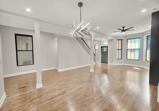 Homes for sale in Chicago, IL | 6642 S Drexel Ave, Chicago, IL 60637 | MLS# 12668277