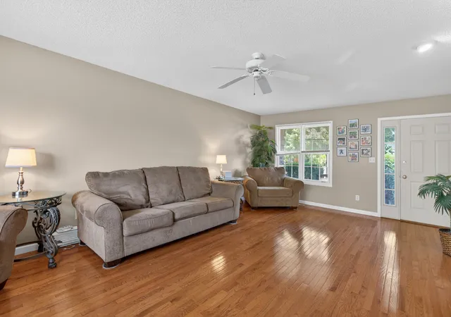 4th image of 817 Adrienne Ave, Ottawa, IL 61350 | MLS# 12668284