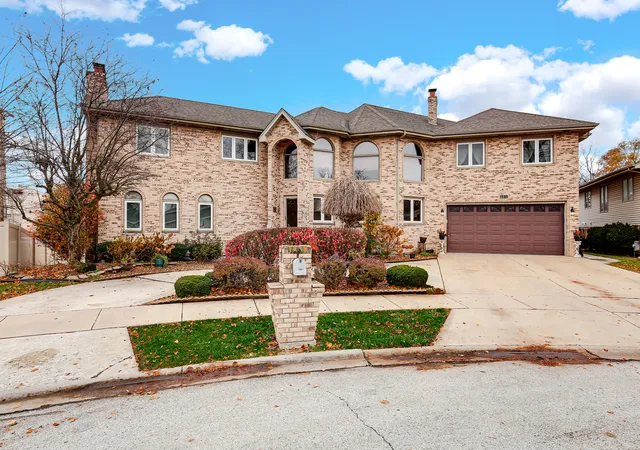3rd image of 6831 180Th Ct, Tinley Park, IL 60477 | MLS# 12668321