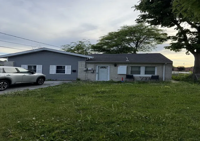 Homes for sale in South Holland, IL | 14810 Perry Ave, South Holland, IL 60473 | MLS# 12668325