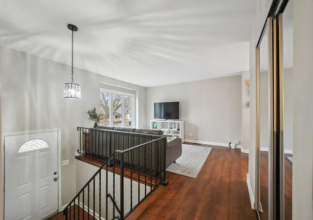 Photo 4 of Sale Pending at 311 Harding Ave, Libertyville, IL 60048 | MLS# 12668400 | Listing updated on 2026-09-27