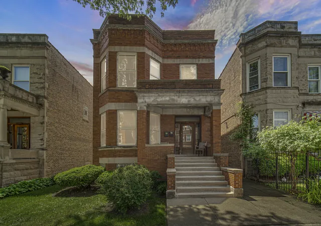 Listing Photo 2 - Condo for sale in building located at 5430 S May St, Chicago, IL 60609
