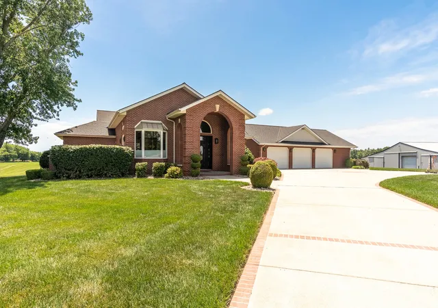 Homes for sale in Murphysboro, IL | 6414 Ava Rd, Murphysboro, IL 62966 | MLS# 12668470