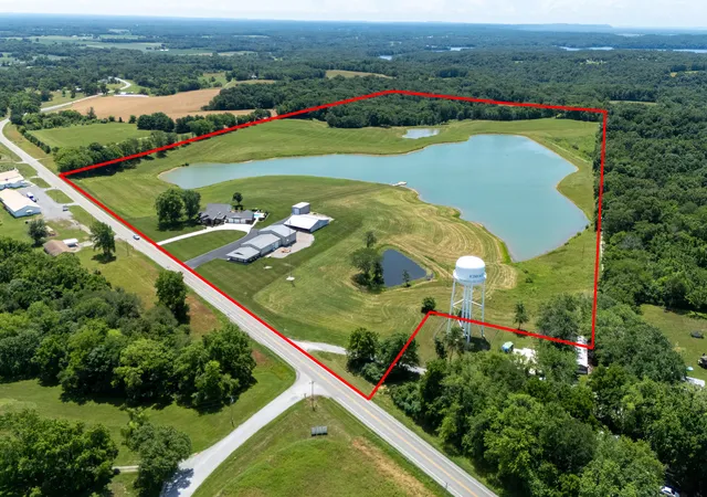 Homes for sale in Murphysboro, IL | 6414 Ava Rd, Murphysboro, IL 62966 | MLS# 12668470
