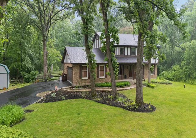 3rd image of 3202 Springbrook Rd, Crystal Lake, IL 60012 | MLS# 12668527