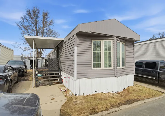 Homes for sale in Dixmoor, IL | 14139 S Western Ave #325, Dixmoor, IL 60426 | MLS# 12668582