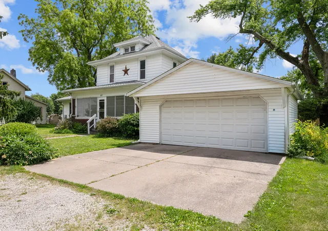 Homes for sale in Sherrard, IL | 202 5th St, Sherrard, IL 61281 | MLS# 12668612