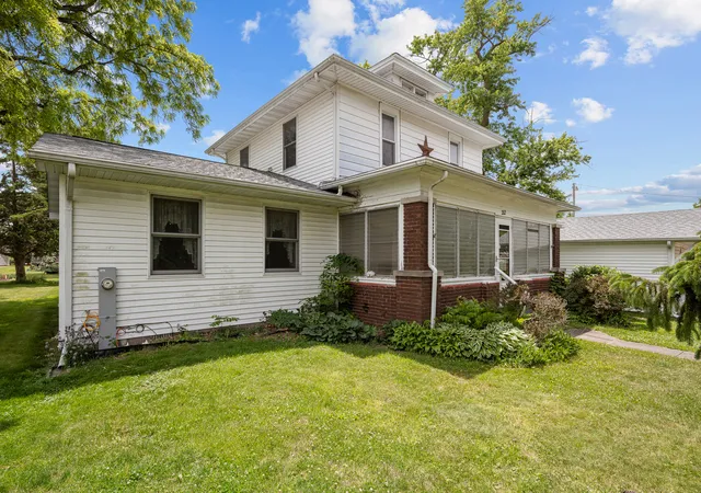 Homes for sale in Sherrard, IL | 202 5Th St, Sherrard, IL 61281 | MLS# 12668612