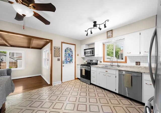 5th image of 511 S Highland Ave, Lombard, IL 60148 | MLS# 12668629